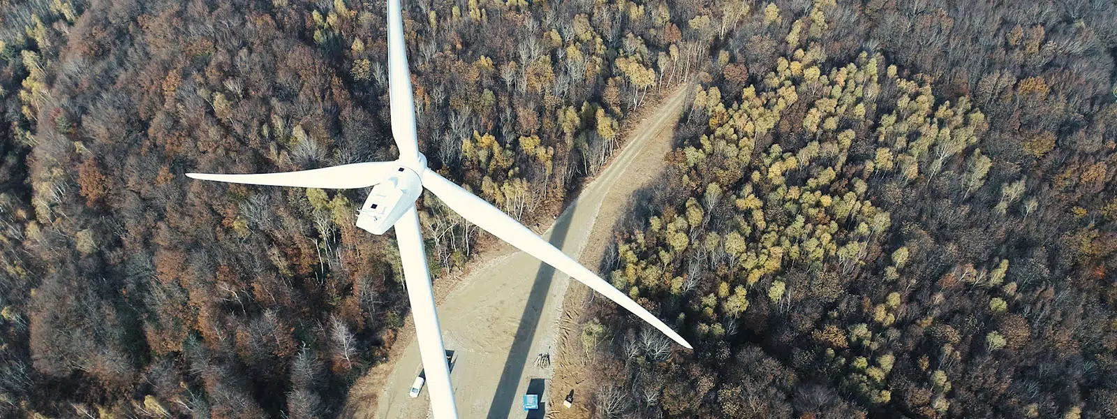 Montrigaud : un parc éolien co-construit avec les riverains
 
Le parc éolien de Montrigaud, dans la Drôme, c’est l’histoire d’un projet collectif mené avec les acteurs locaux et les habitants. Un chantier mené de façon ouverte et pédagogique. Le parc a également fait l’objet d’un financement participatif : les riverains ont pu investir dans le projet pour contribuer à la transition énergétique de leur territoire.
 
Je découvre
