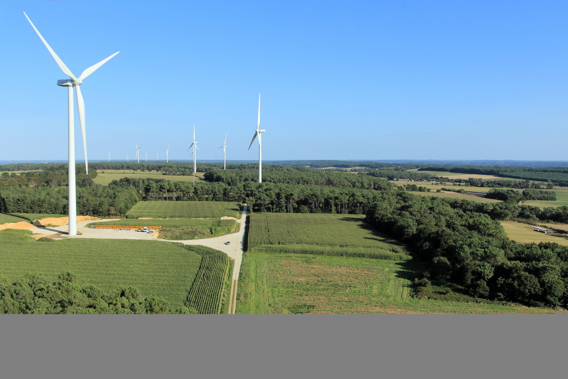 Des nouvelles du vent dans le Morbihan : début de la construction du parc éolien Landes de Couesmé